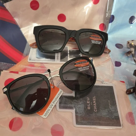 Sunnies, FRESHIES, & SCARVES Bundles - Picture 3 of 5